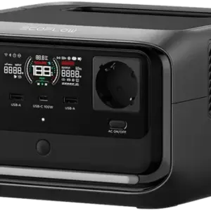 תחנת הכוח הניידת ECOFLOW RIVER 3 Plus בצבע שחור תומכת בטעינה סולארית, כניסה פוטו-וולטאית, תצוגה דיגיטלית ויציאות מרובות.