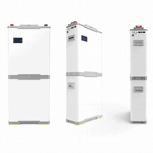 שלוש תמונות של סוללת הליתיום NEWTEC CARBON 15KWh, המהווה מרכיב מרכזי במערכות לאגירת אנרגיה סולארית וייצור חשמל פוטו-וולטאי.